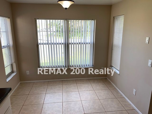 Location, location, location! Beautiful 4/2.5 House property image