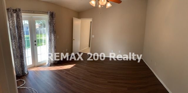 Location, location, location! Beautiful 4/2.5 House property image