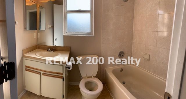 Location, location, location! Beautiful 4/2.5 House property image