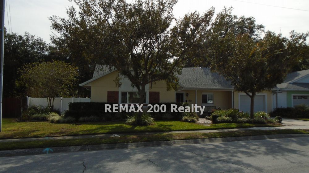 Great 4/2 Home Conveniently Located property image