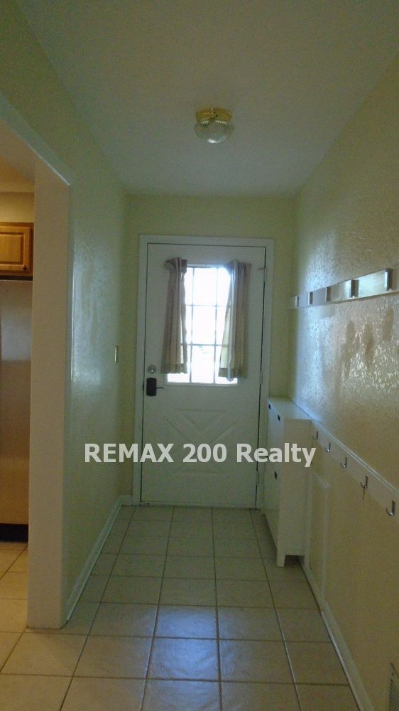 Great 4/2 Home Conveniently Located property image