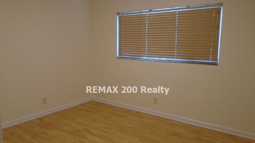 Great 4/2 Home Conveniently Located property image