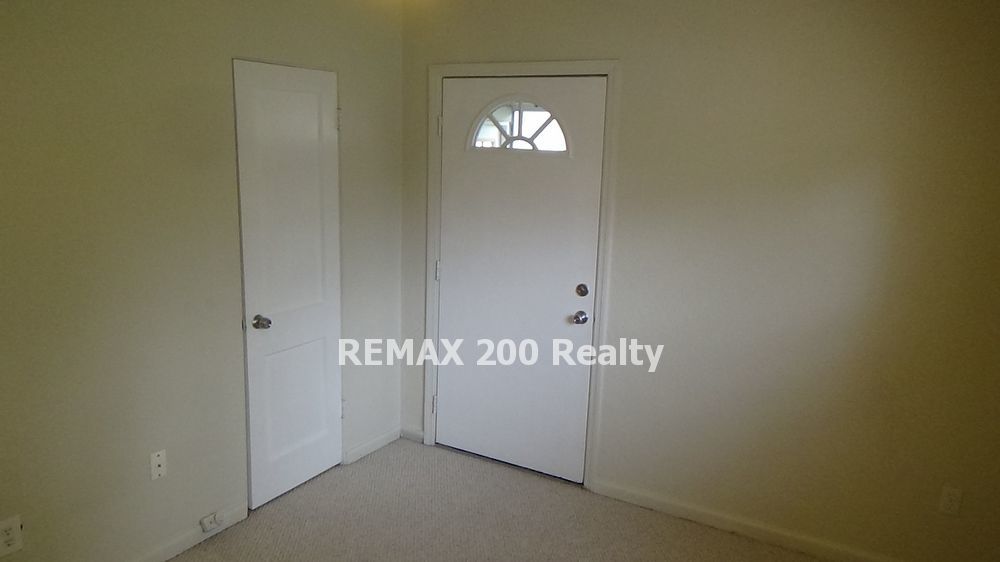 Downtown 3/2 Single Car Garage Near Downtown YMCA property image