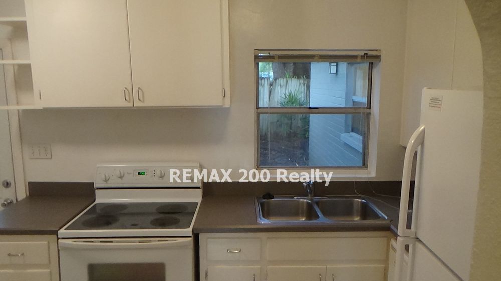 Downtown 3/2 Single Car Garage Near Downtown YMCA property image