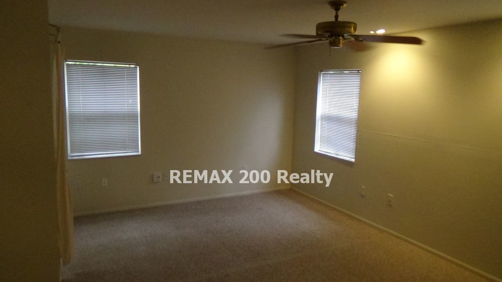 Downtown 3/2 Single Car Garage Near Downtown YMCA property image