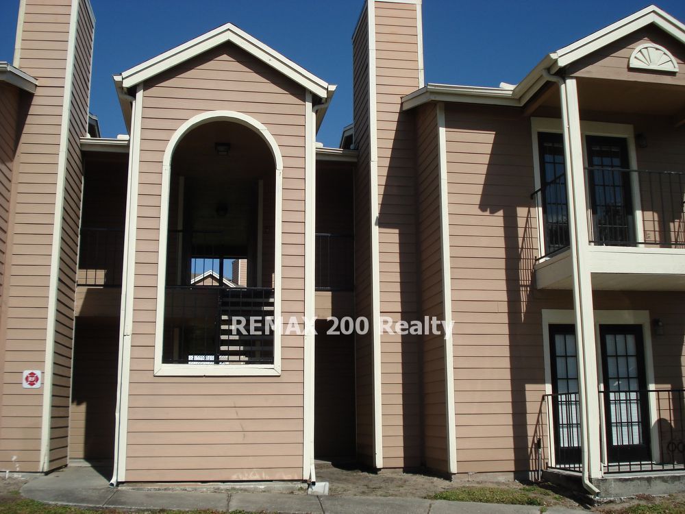 Conveniently Located 2/2 Condo In Waterford property image