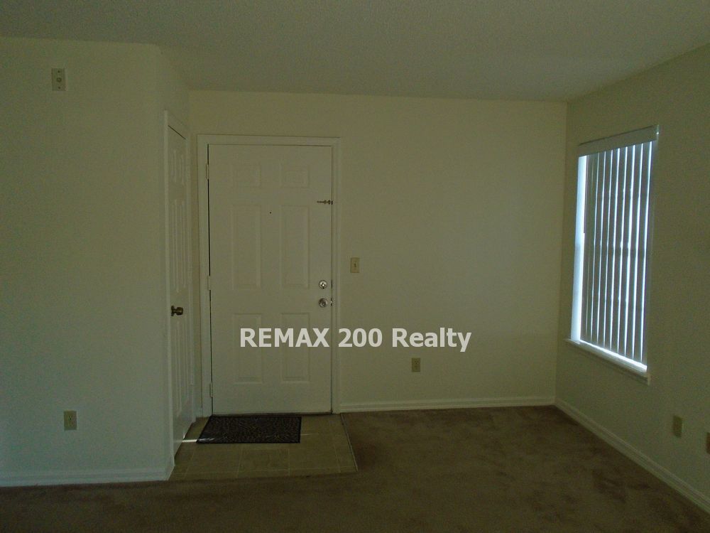 Conveniently Located 2/2 Condo In Waterford property image