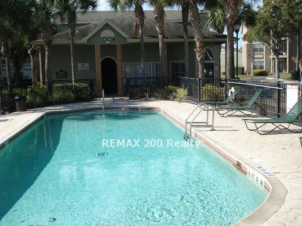 Conveniently Located 2/2 Condo In Waterford property image