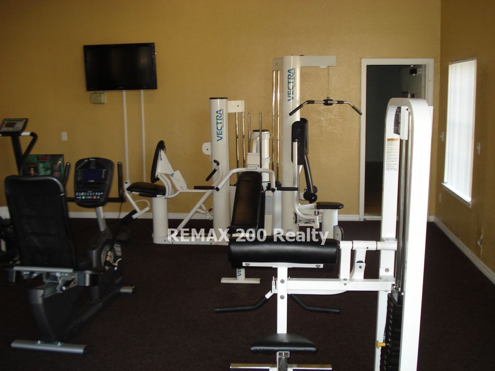 Conveniently Located 2/2 Condo In Waterford property image