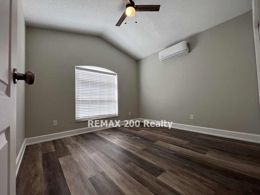 Conway gem with lake access property image