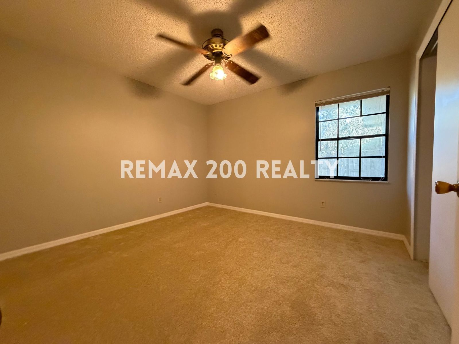 Nicely Maintained 3 beds 2 baths 1,385 sqft Duplex property image