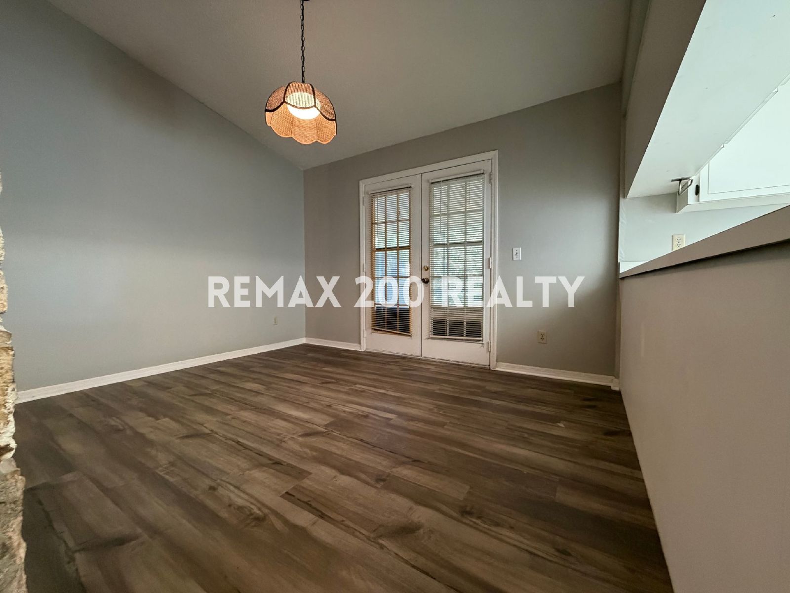 Nicely Maintained 3 beds 2 baths 1,385 sqft Duplex property image