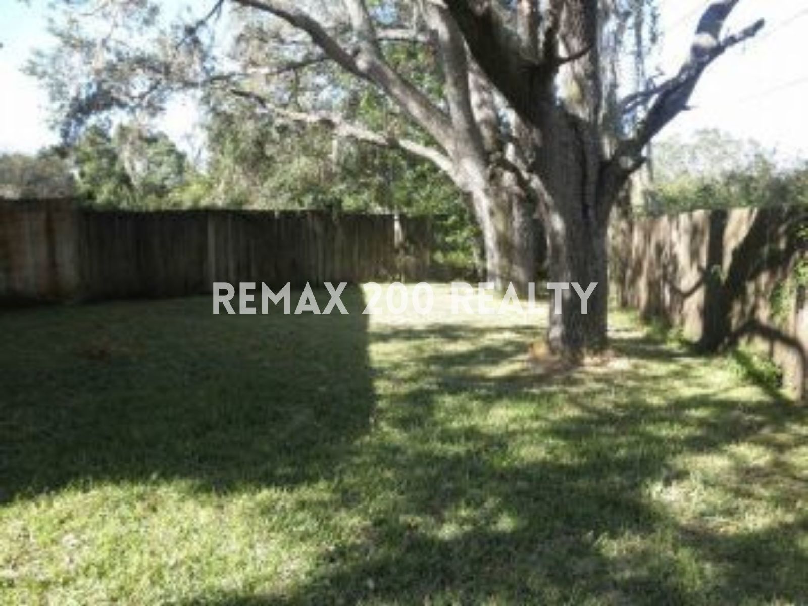 Nicely Maintained 3 beds 2 baths 1,385 sqft Duplex property image