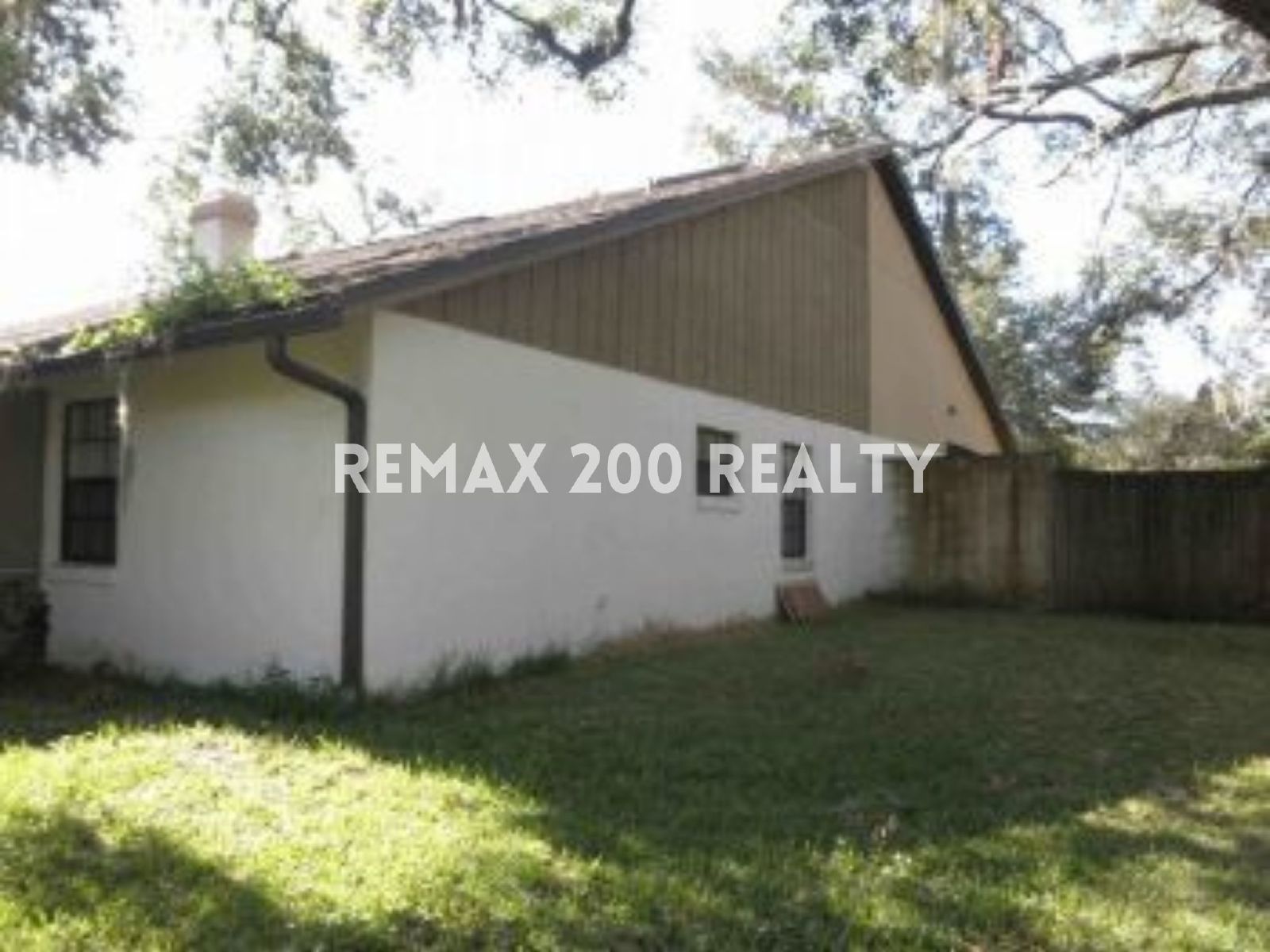 Nicely Maintained 3 beds 2 baths 1,385 sqft Duplex property image