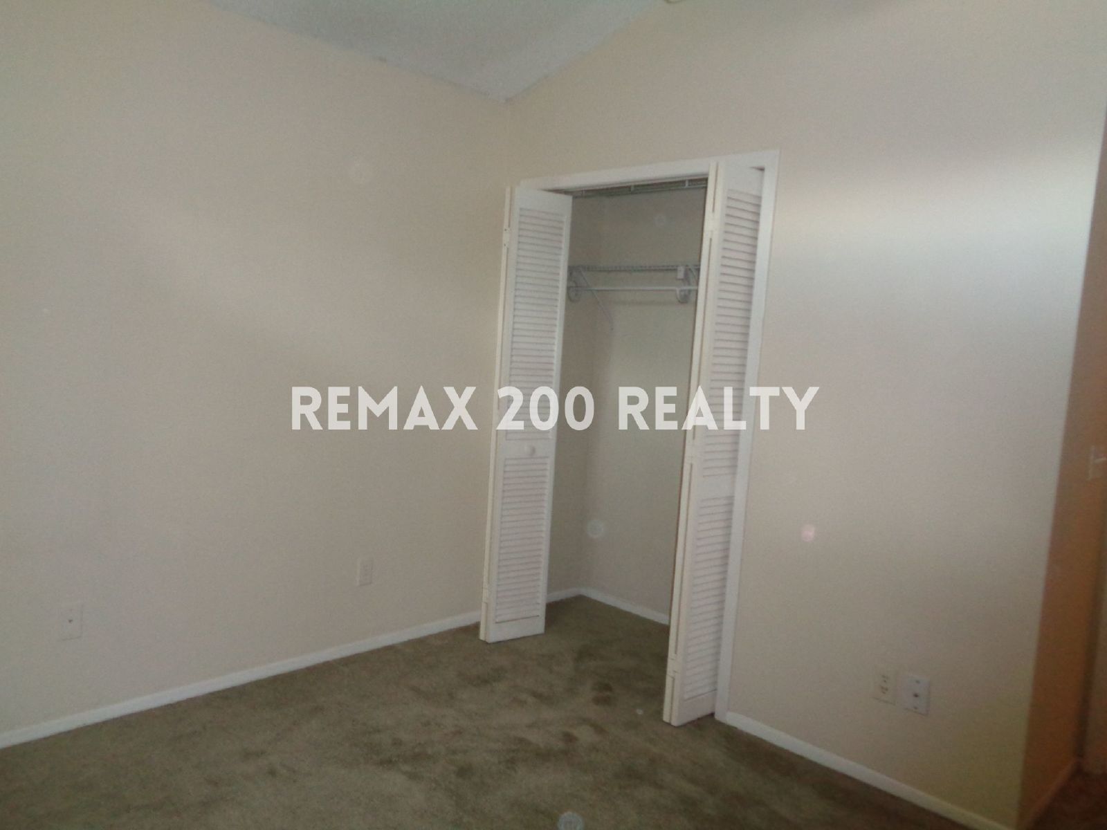 Split Floorplan 3/2 In Southeast Orlando Near University property image