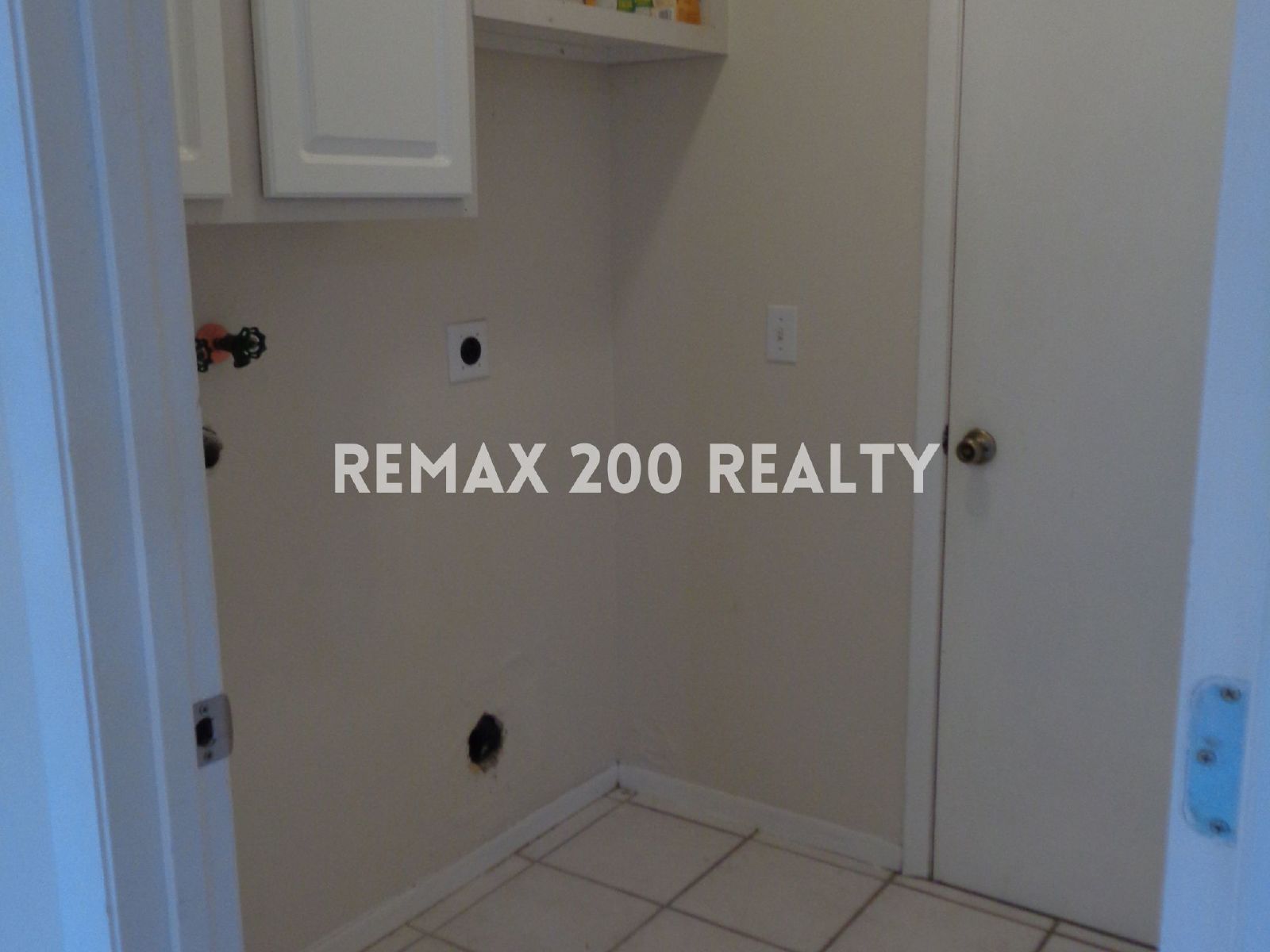 Split Floorplan 3/2 In Southeast Orlando Near University property image