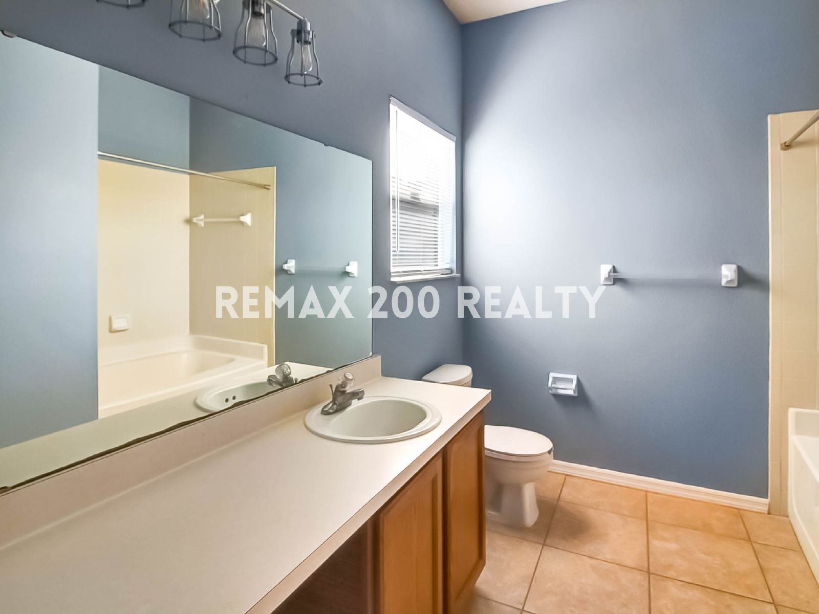3/2 Home Near Waterford Lakes property image