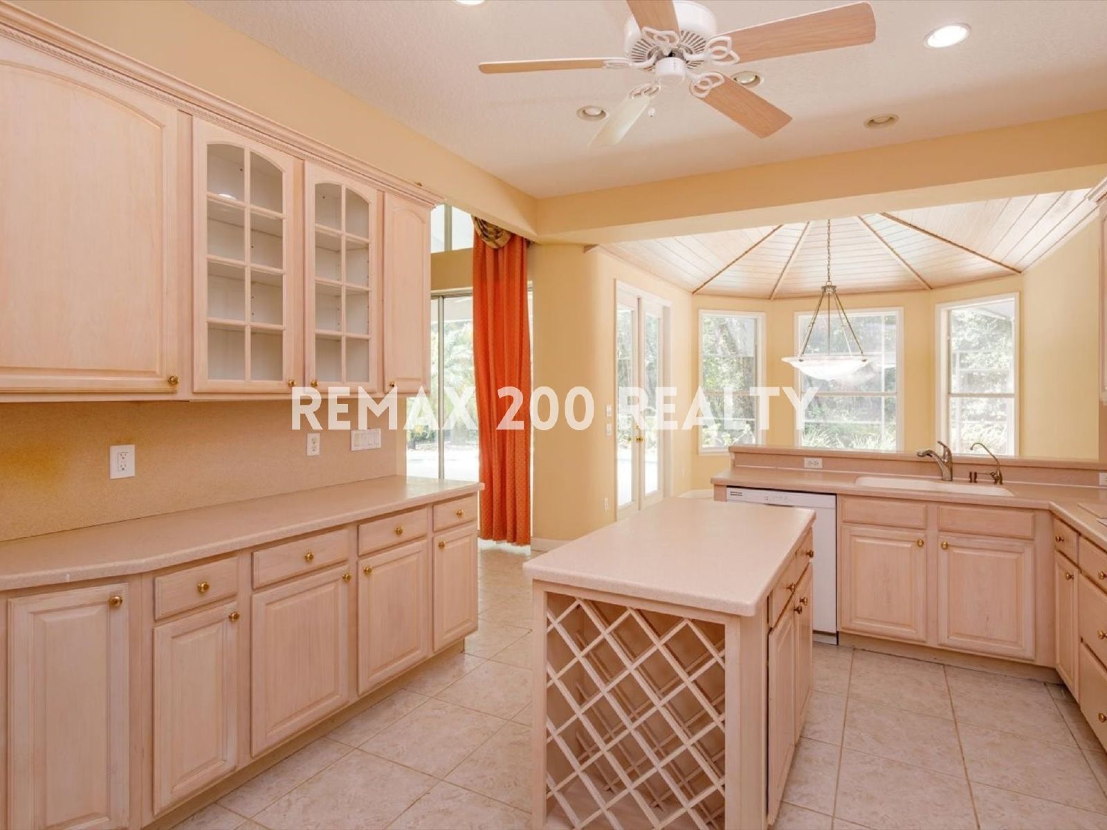 Gorgeous Winter Springs Home / Pool & Lawn Care Included property image