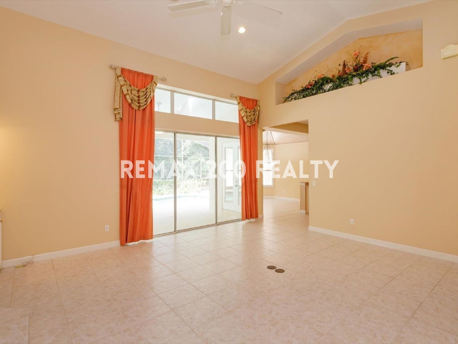 Gorgeous Winter Springs Home / Pool & Lawn Care Included property image