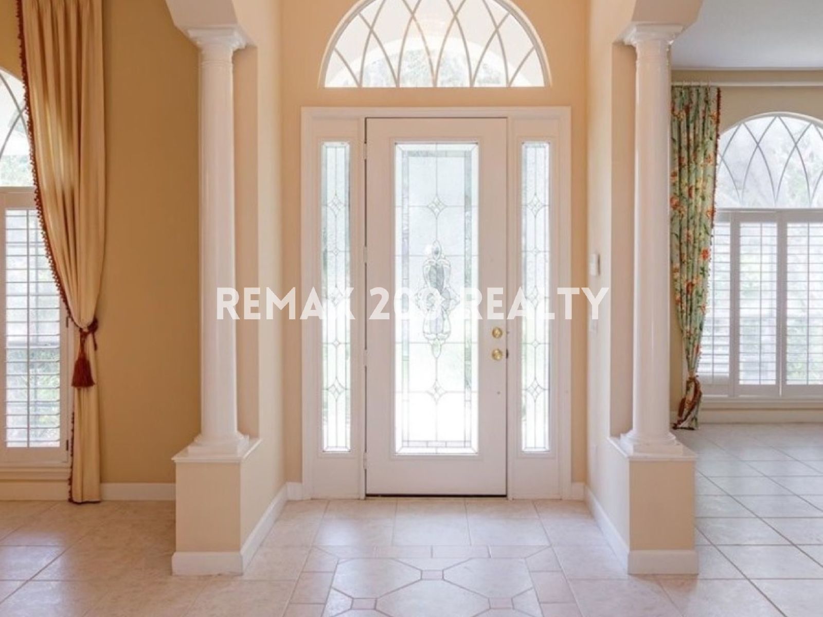 Gorgeous Winter Springs Home / Pool & Lawn Care Included property image