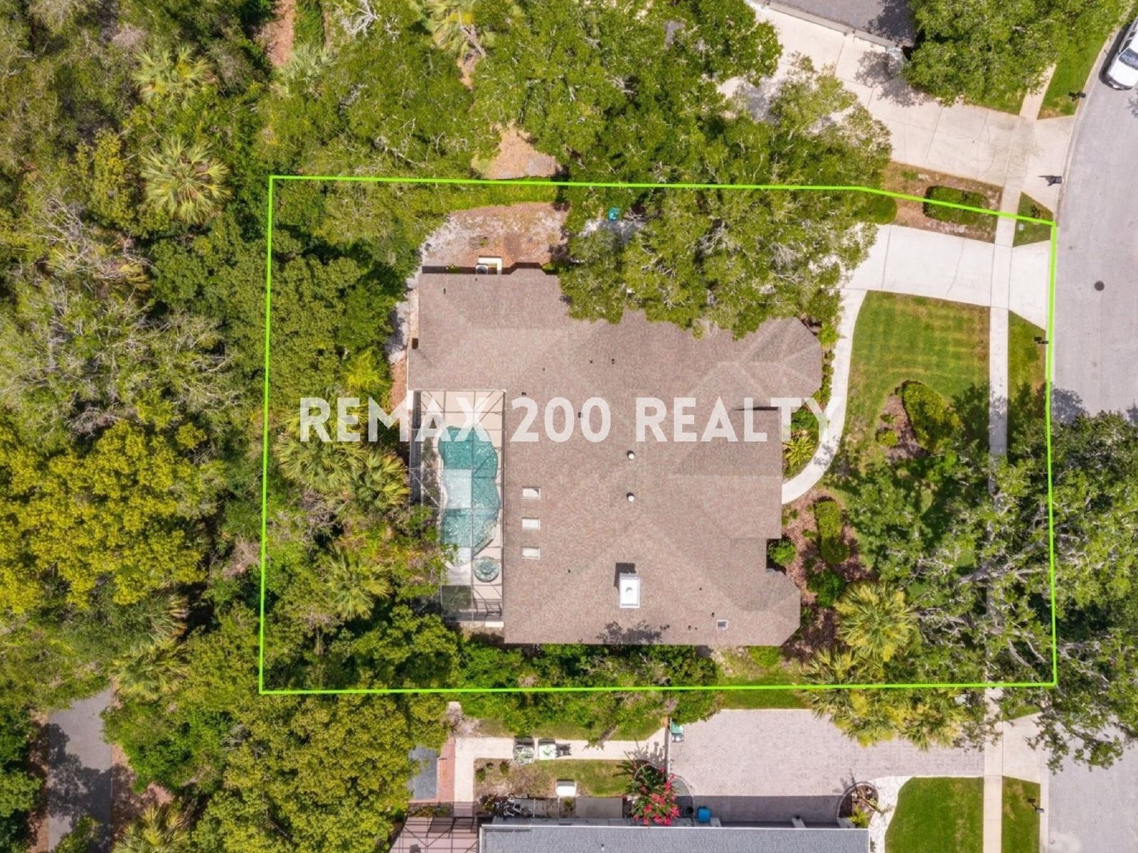Gorgeous Winter Springs Home / Pool & Lawn Care Included property image