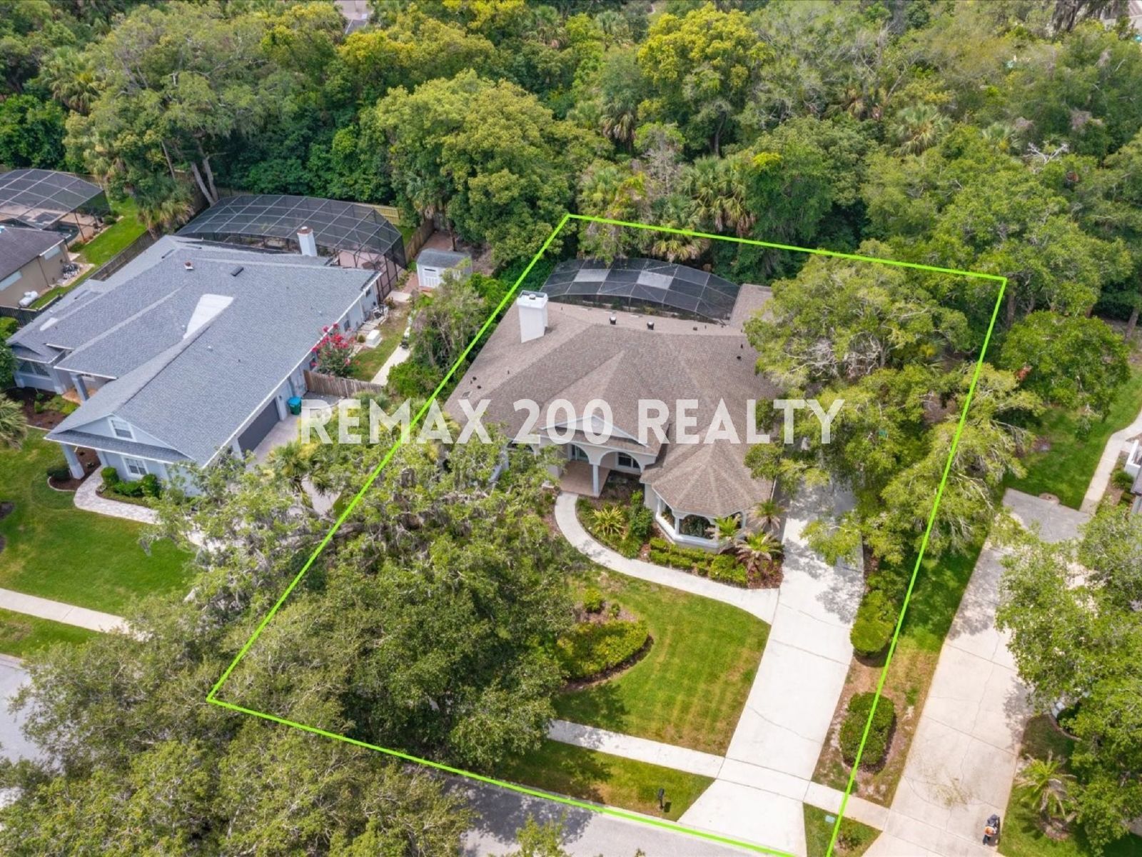 Gorgeous Winter Springs Home / Pool & Lawn Care Included property image