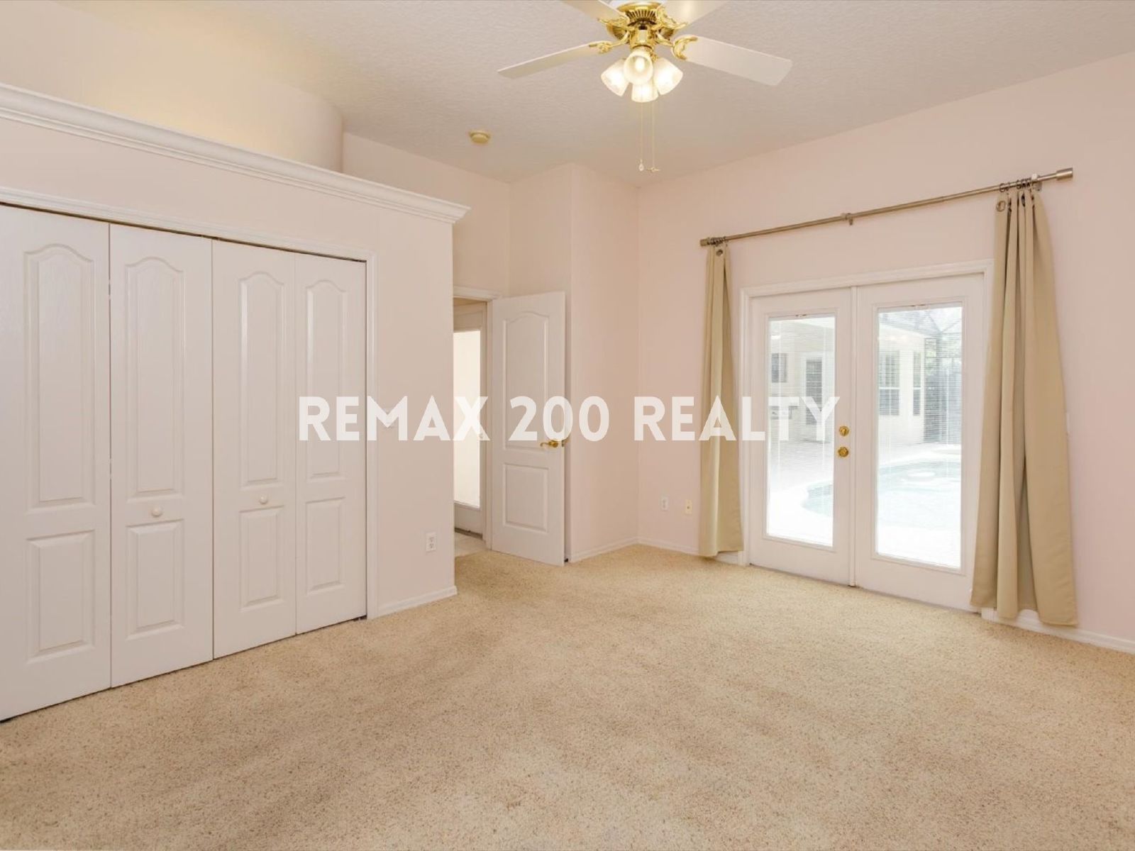 Gorgeous Winter Springs Home / Pool & Lawn Care Included property image