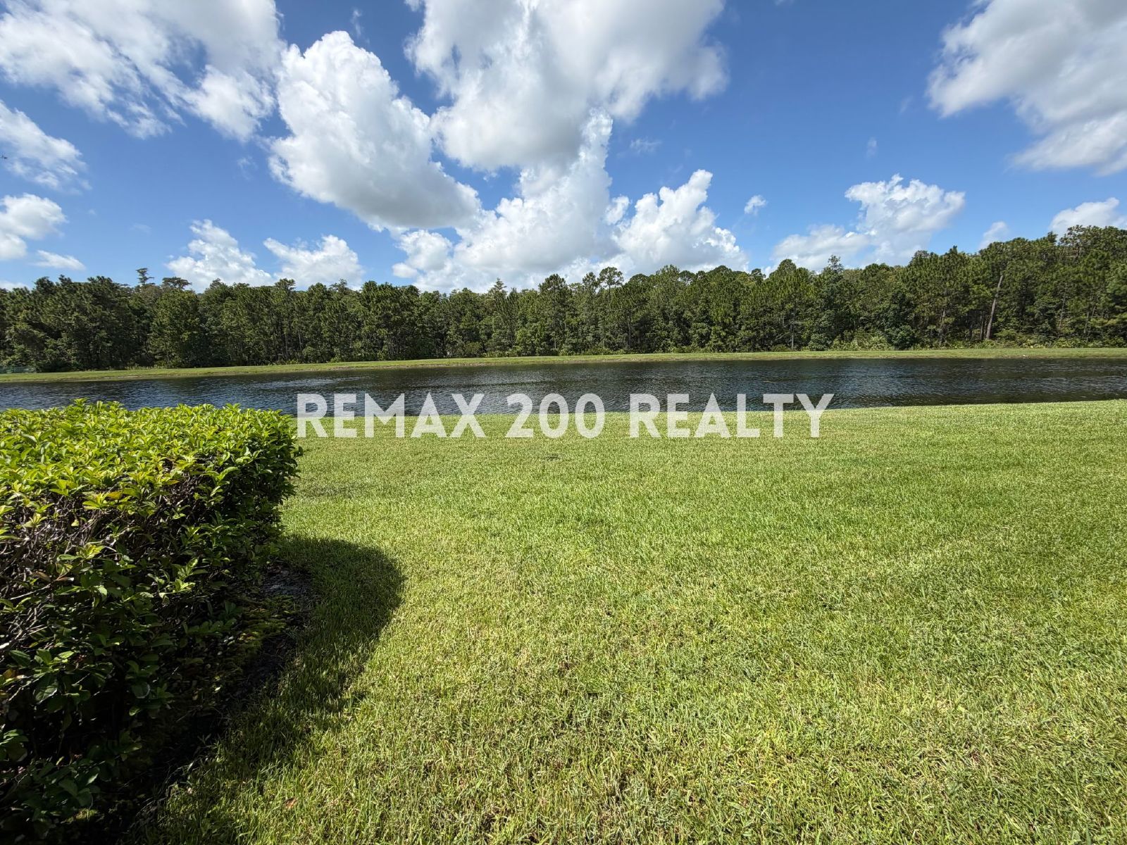 Move-In Ready Waterfront Townhome property image