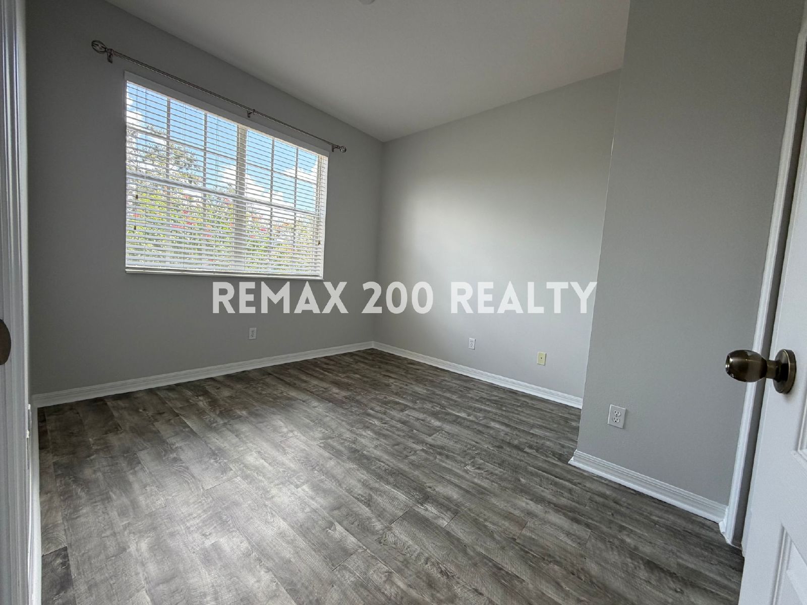 Move-In Ready Waterfront Townhome property image
