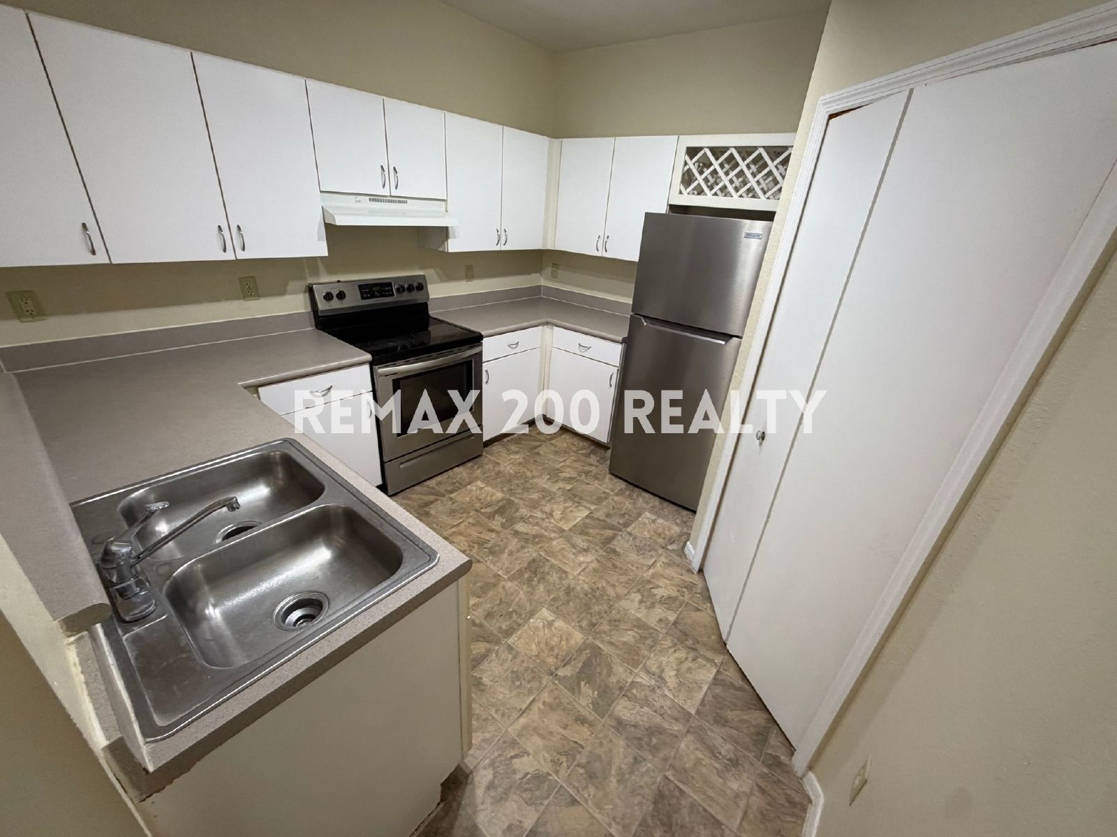 Condo in Notting Hills Community property image
