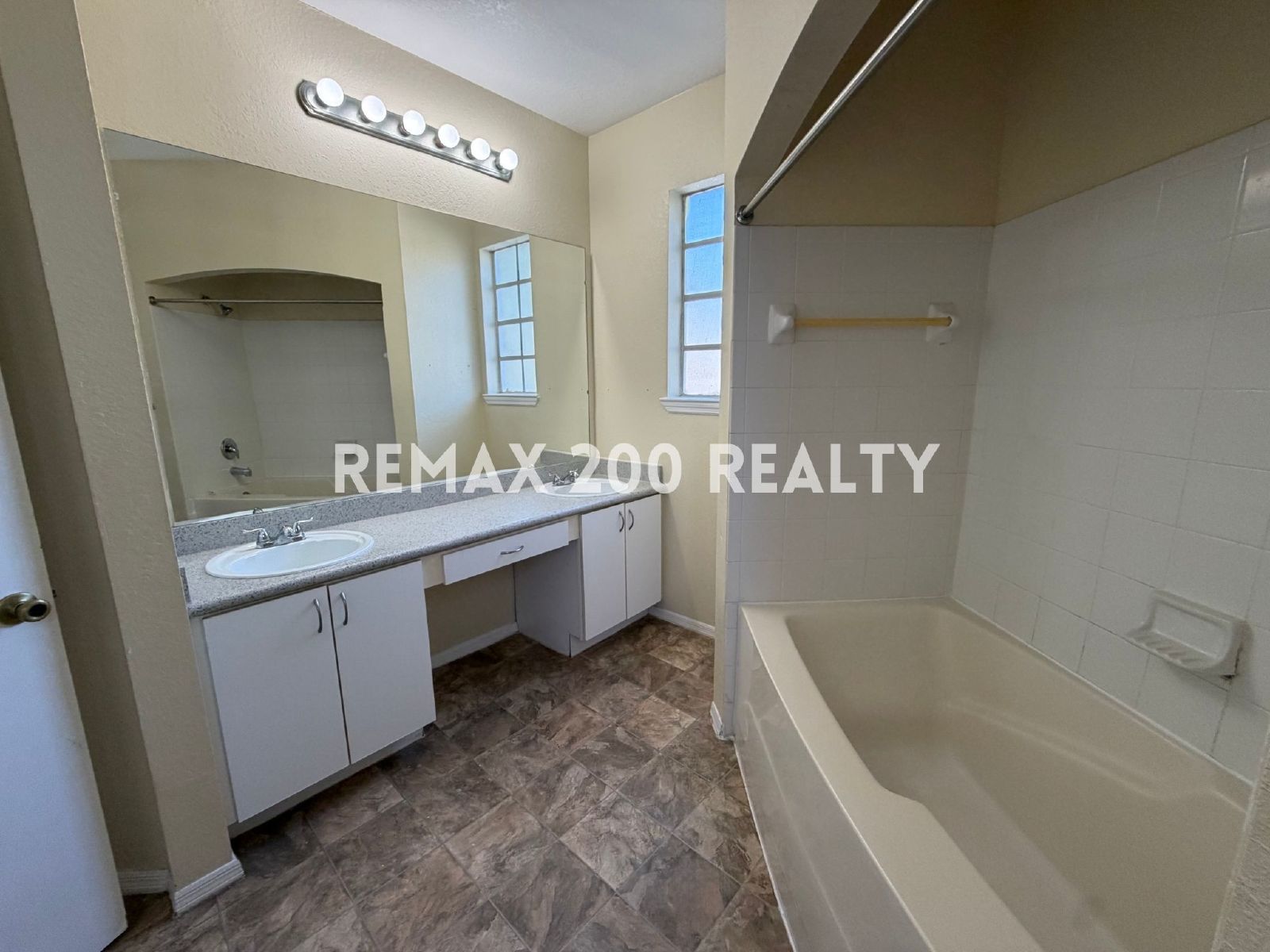 Condo in Notting Hills Community property image