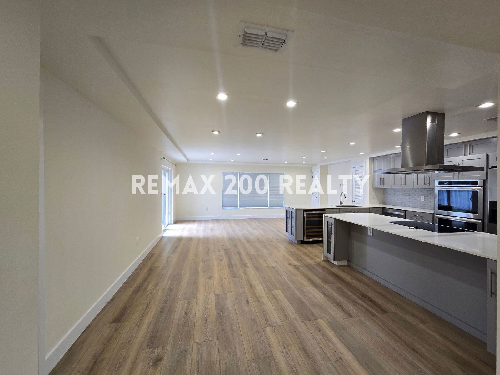 Beautifully Updated 3 Bedroom Home in Winter Park With Large Fenced Yard! property image