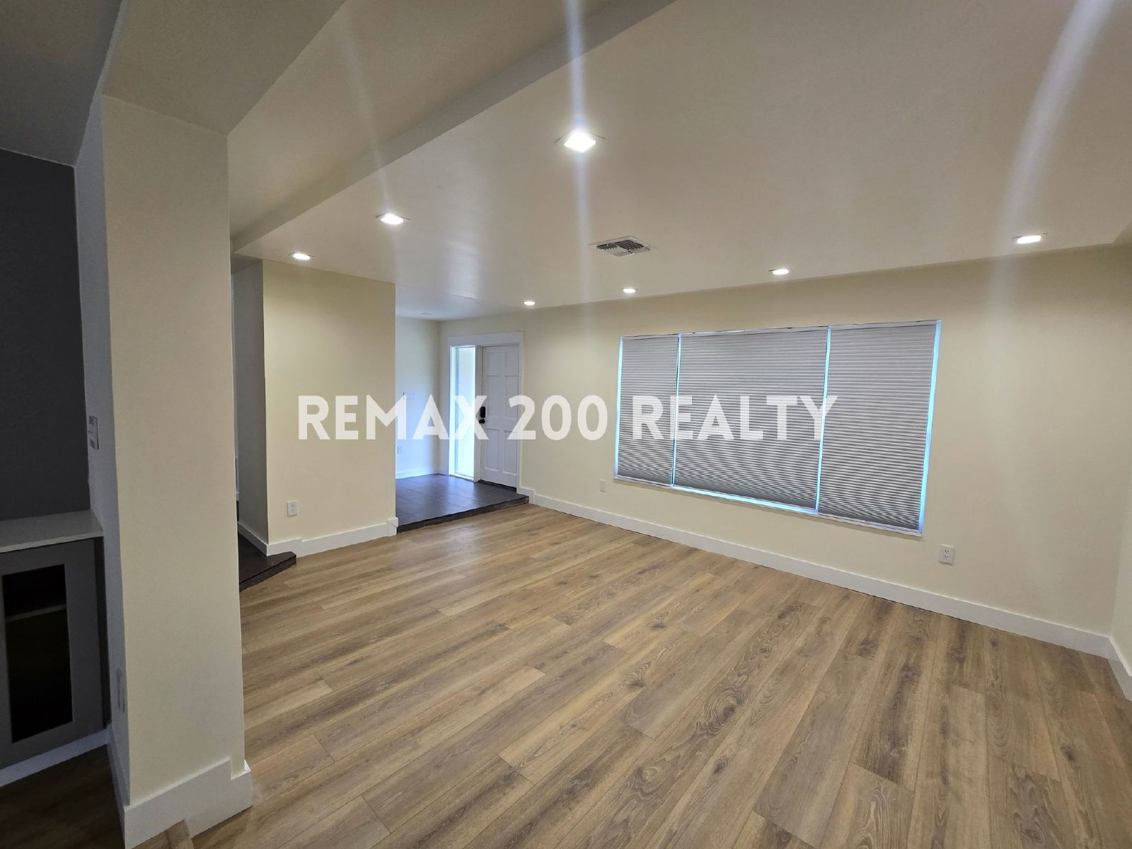 Beautifully Updated 3 Bedroom Home in Winter Park With Large Fenced Yard! property image