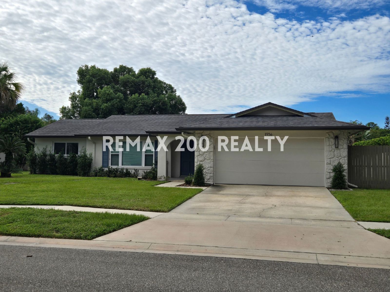 Beautifully Updated 3 Bedroom Home in Winter Park With Large Fenced Yard! property image