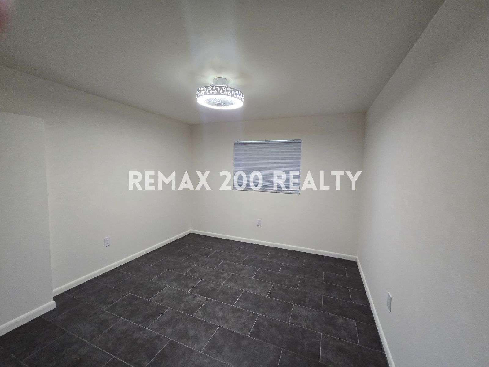 Beautifully Updated 3 Bedroom Home in Winter Park With Large Fenced Yard! property image