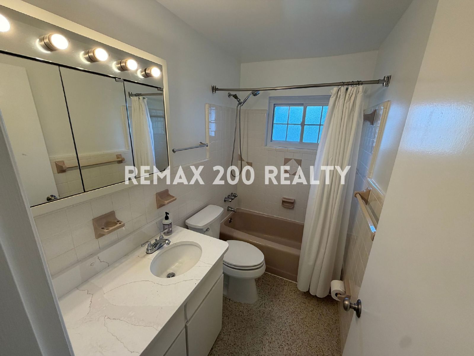 Well Maintained 3 Bed 2 Bath Home property image
