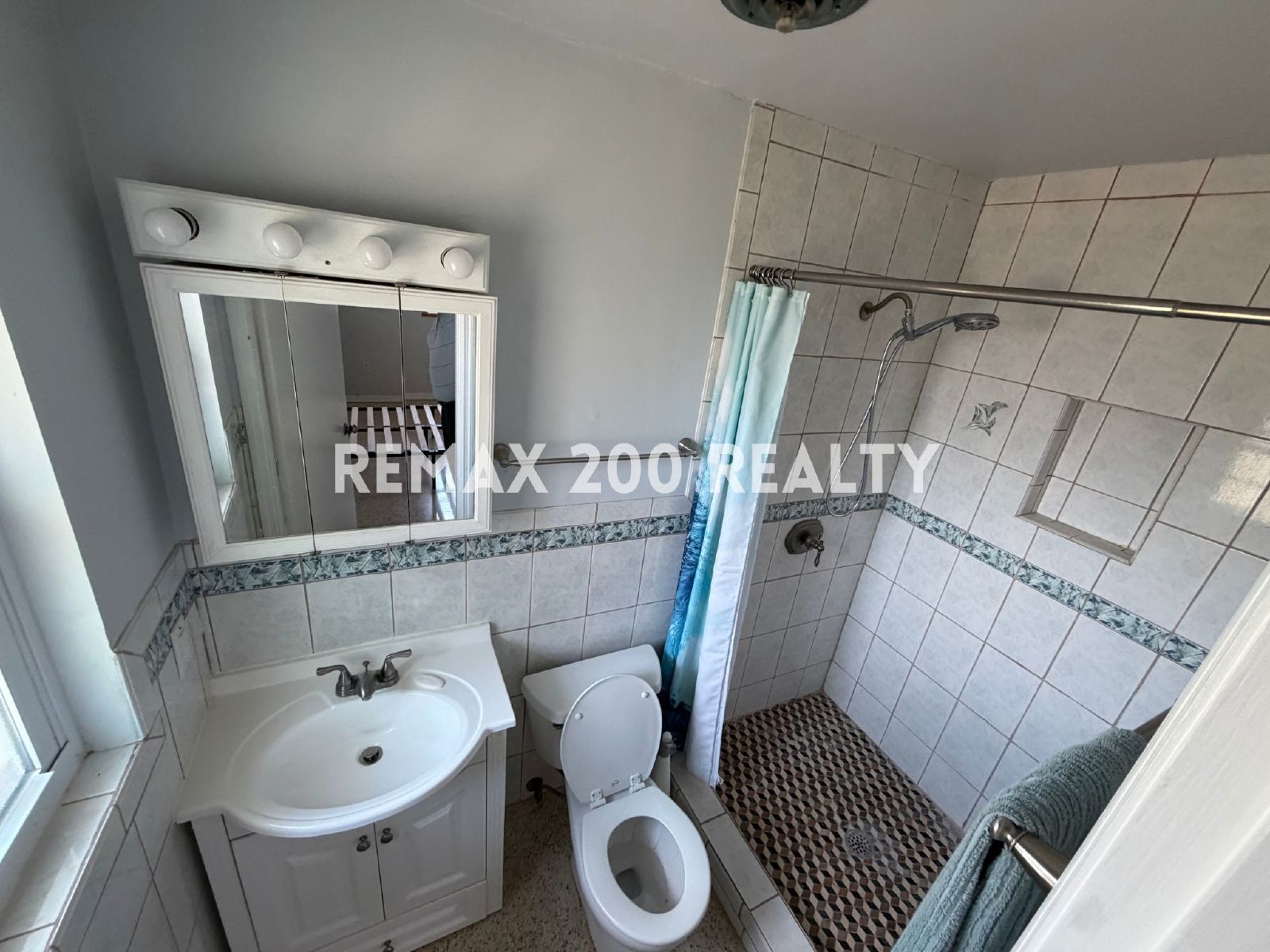 Well Maintained 3 Bed 2 Bath Home property image