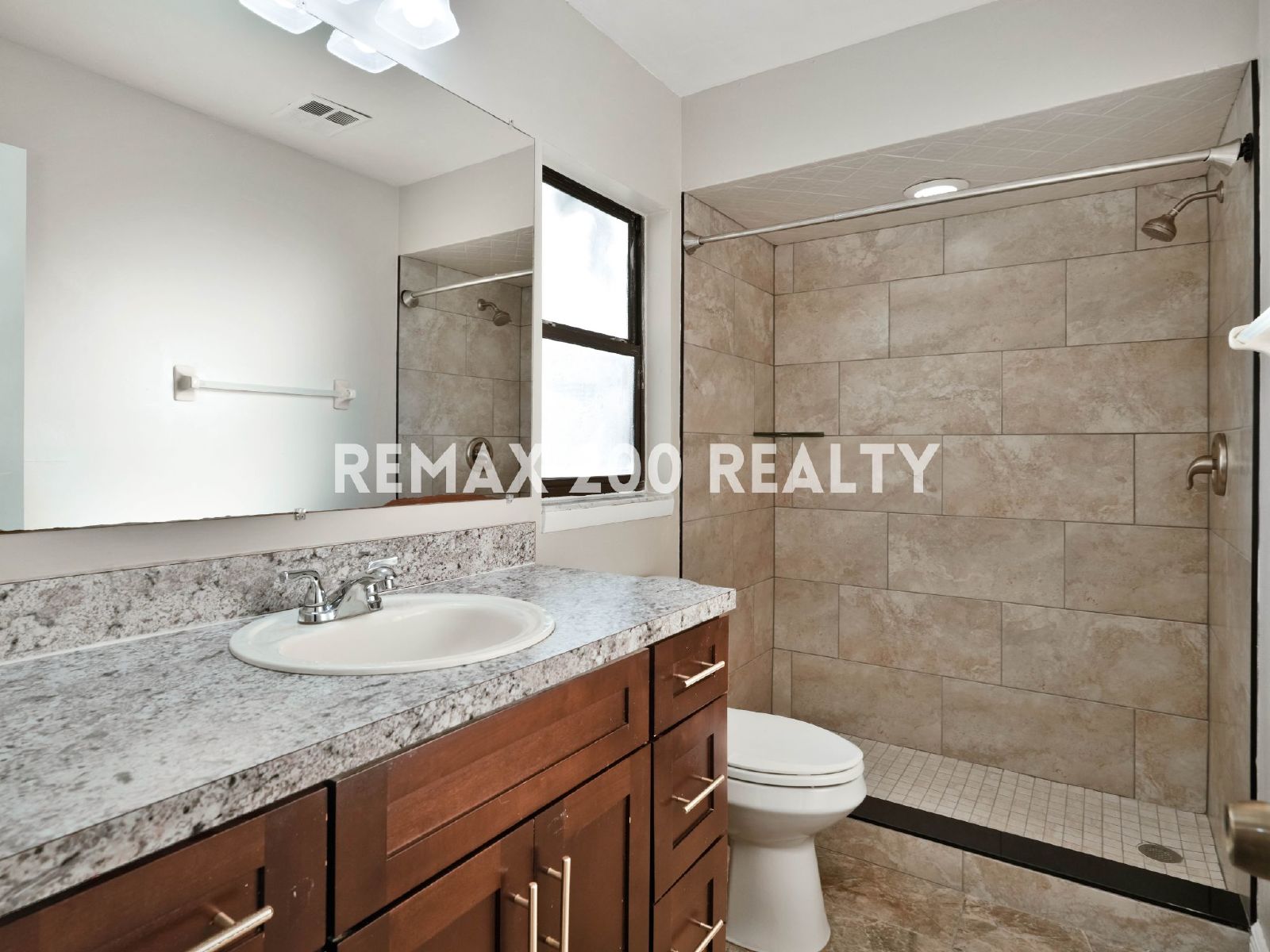 Amazing Home With Many Upgrades / Conveniently Located property image