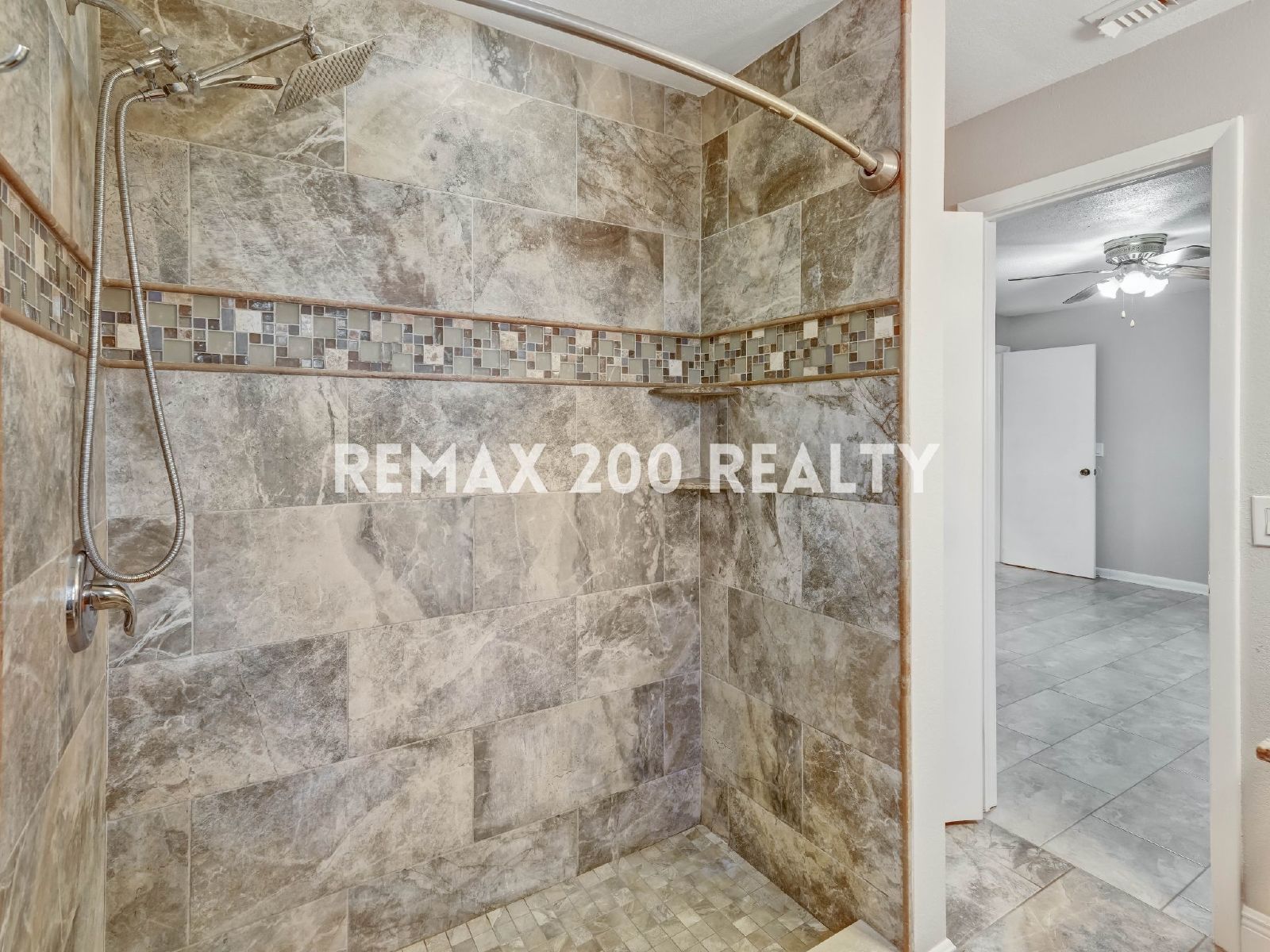 Amazing Home With Many Upgrades / Conveniently Located property image