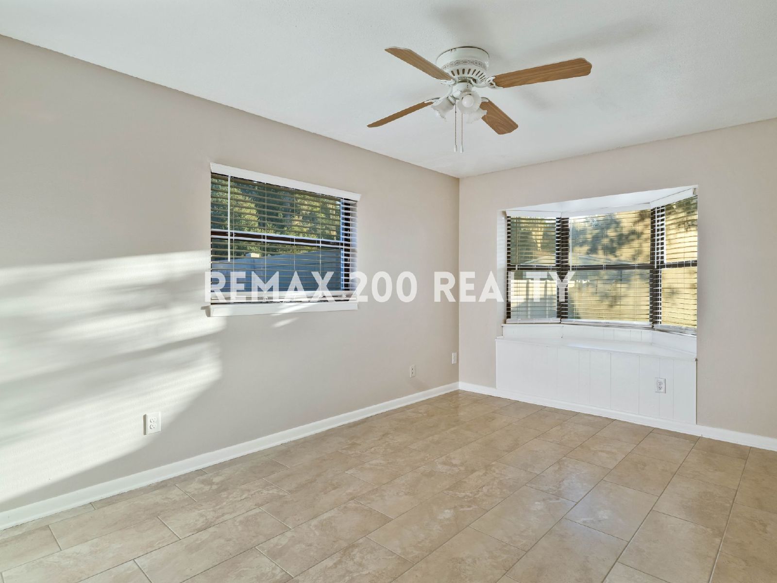 Amazing Home With Many Upgrades / Conveniently Located property image