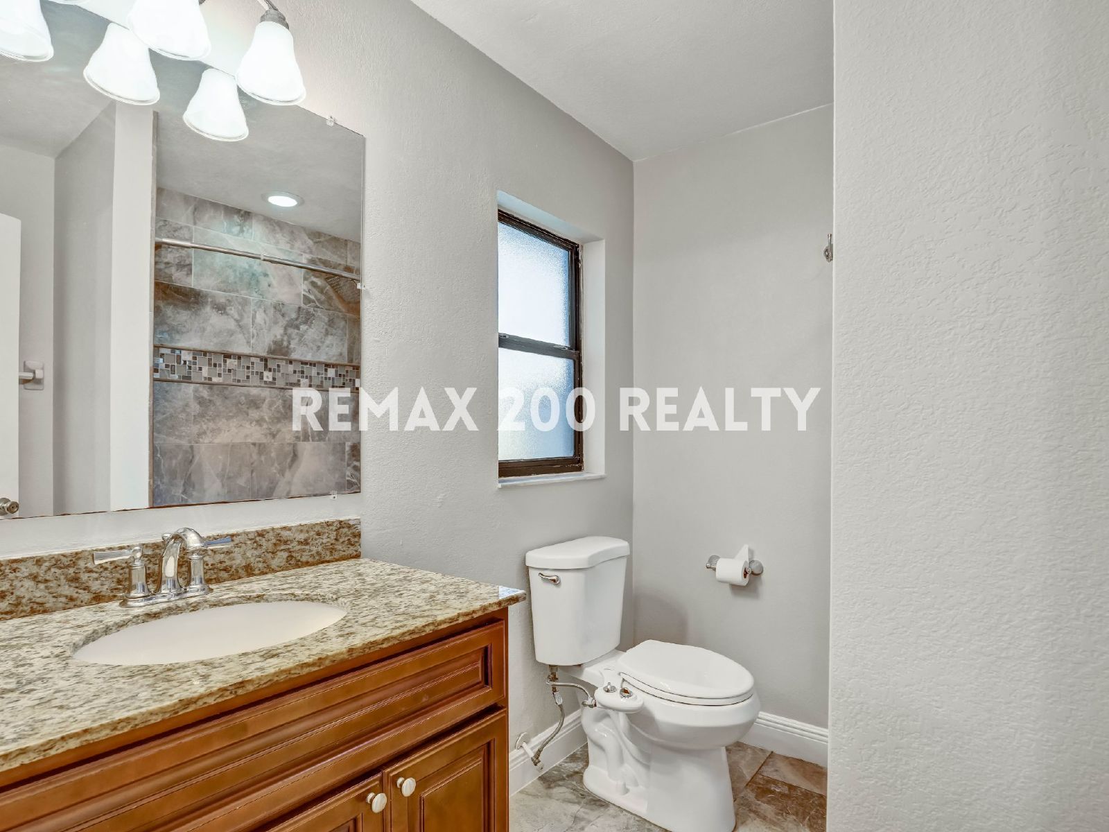 Amazing Home With Many Upgrades / Conveniently Located property image