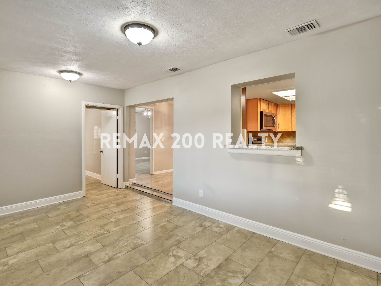 Amazing Home With Many Upgrades / Conveniently Located property image