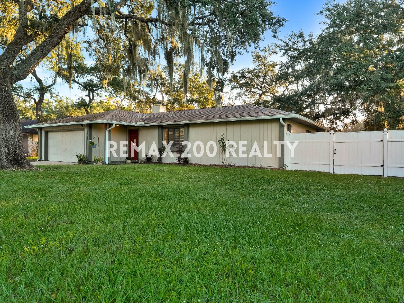 Amazing Home With Many Upgrades / Conveniently Located property image