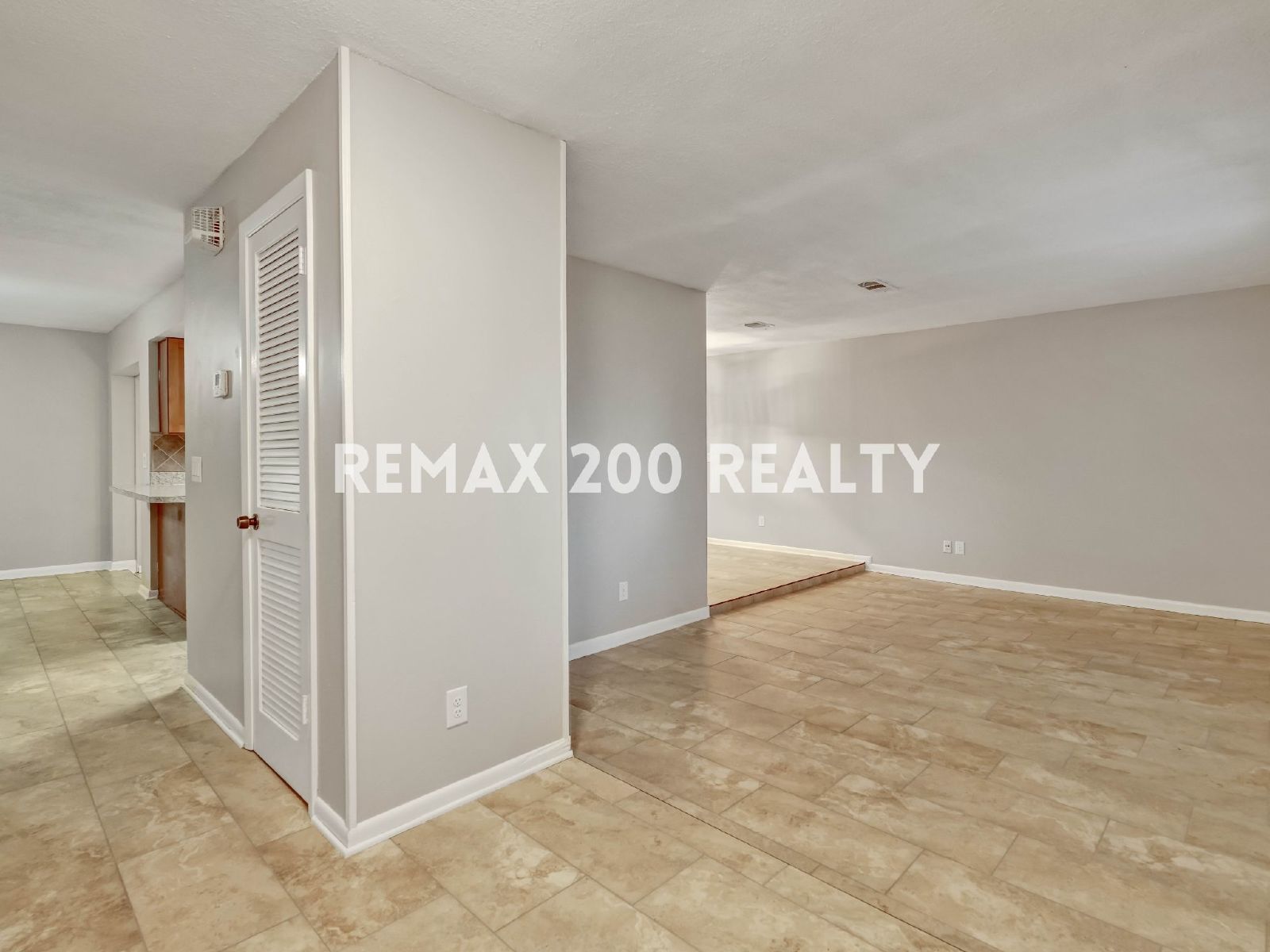 Amazing Home With Many Upgrades / Conveniently Located property image