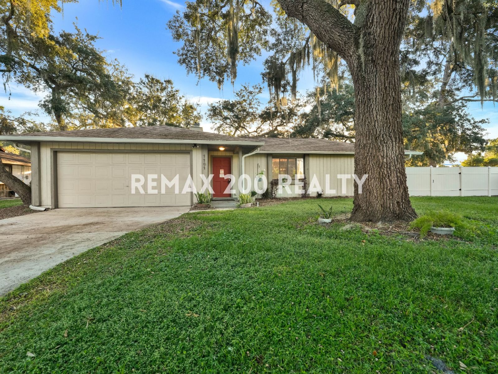 Amazing Home With Many Upgrades / Conveniently Located property image