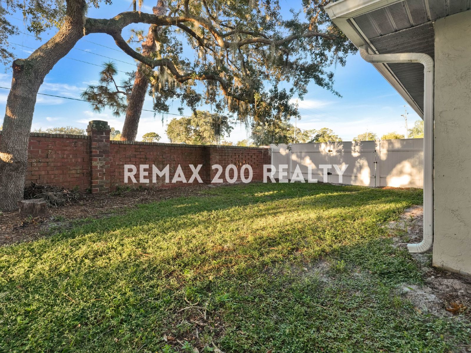 Amazing Home With Many Upgrades / Conveniently Located property image