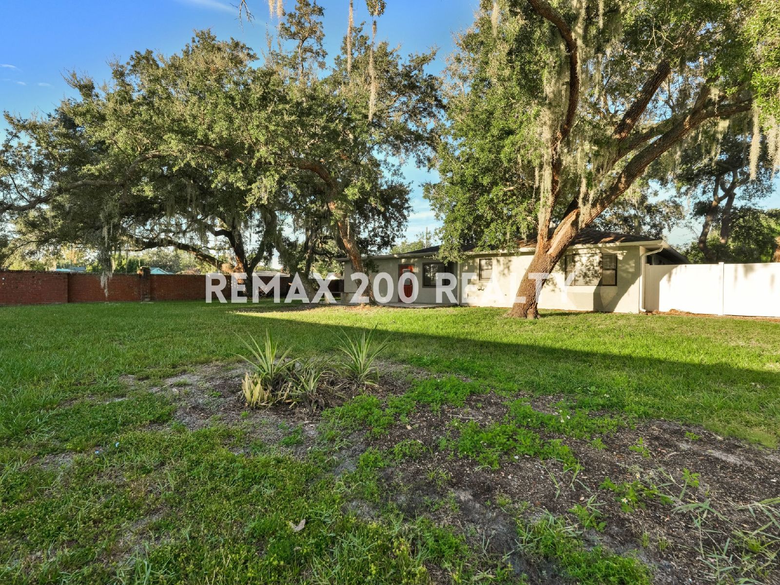 Amazing Home With Many Upgrades / Conveniently Located property image