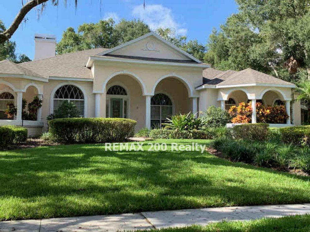 Gorgeous Winter Springs Home / Pool & Lawn Care Included property image