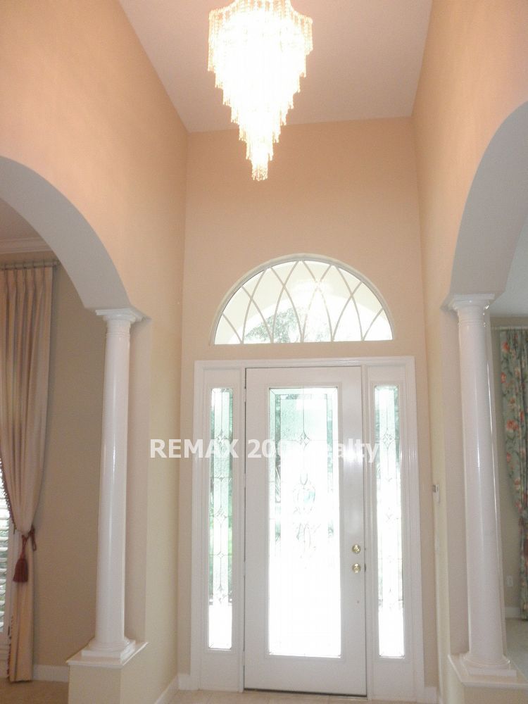 Gorgeous Winter Springs Home / Pool & Lawn Care Included property image