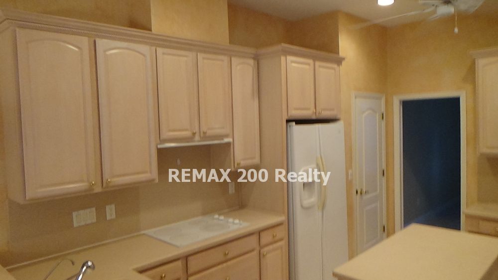 Gorgeous Winter Springs Home / Pool & Lawn Care Included property image